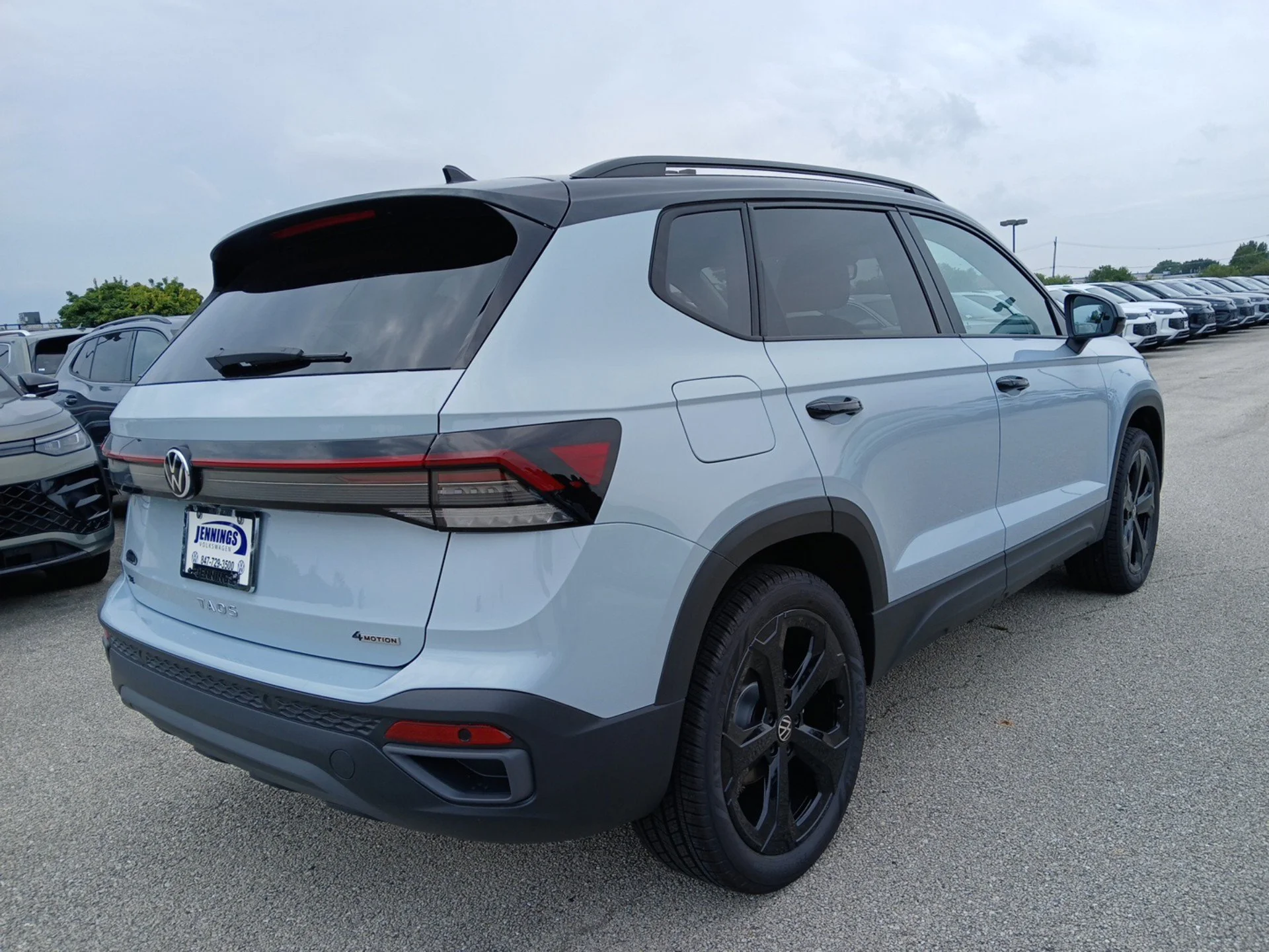 New 2026 Monument Gray W/Deep Black Roof Volkswagen 1.5T SE Black image 4