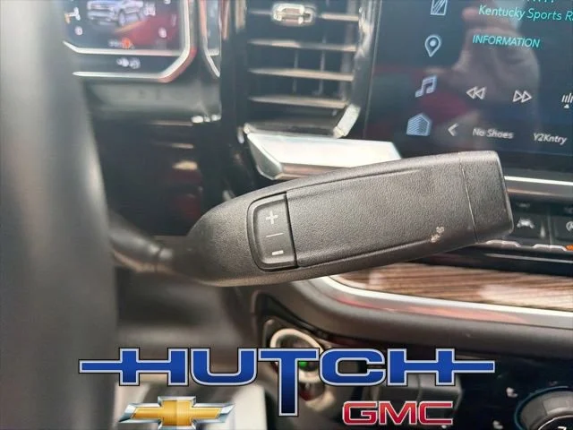 Used 2025 Summit White Chevrolet LT image 30