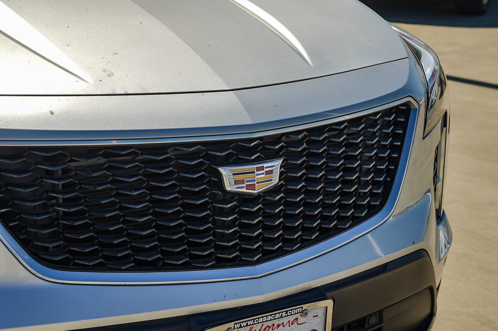 Used 2019 Radiant Silver Metallic Cadillac FWD Sport image 9