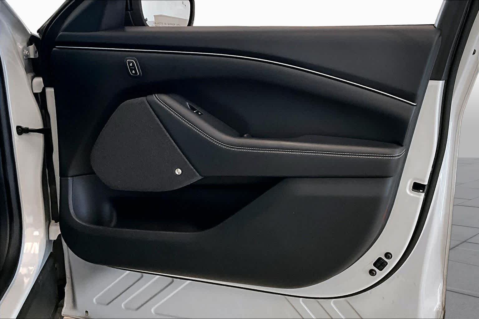 Used 2023 Space White Metallic Ford Premium image 21