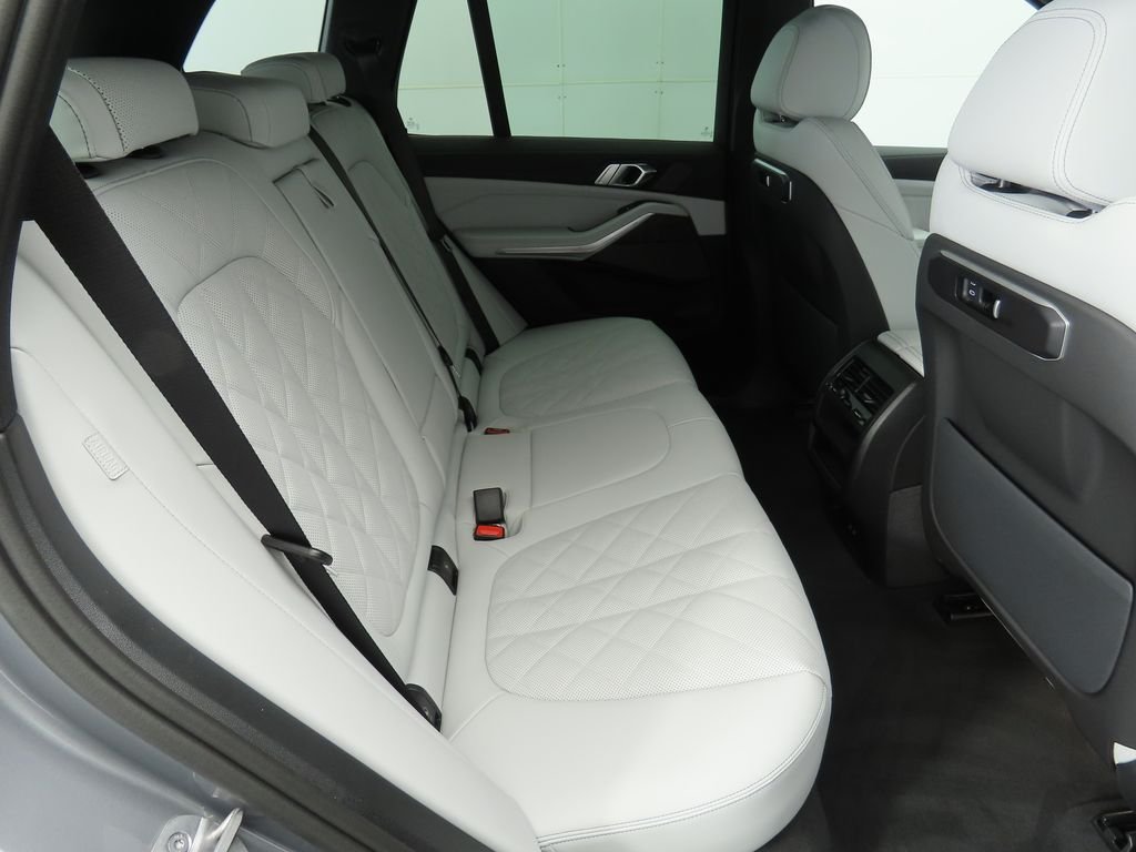 Used 2026 Gray Metallic BMW sDrive40i image 22