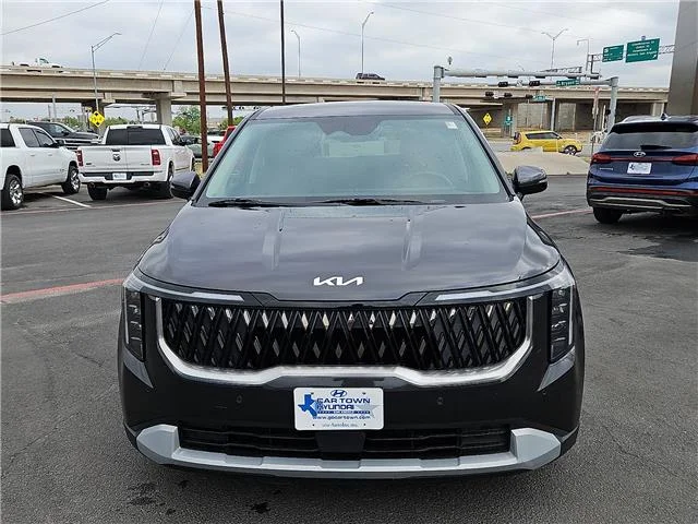 Used 2025 Panthera Metal KIA LXS Passenger image 8