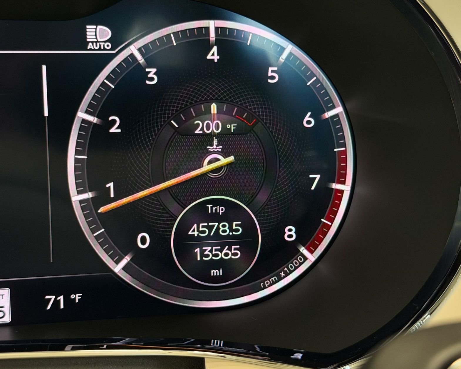 Used 2023 Brown Bentley V8 image 24