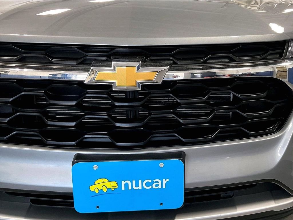 Used 2025 Gray Chevrolet LT image 32