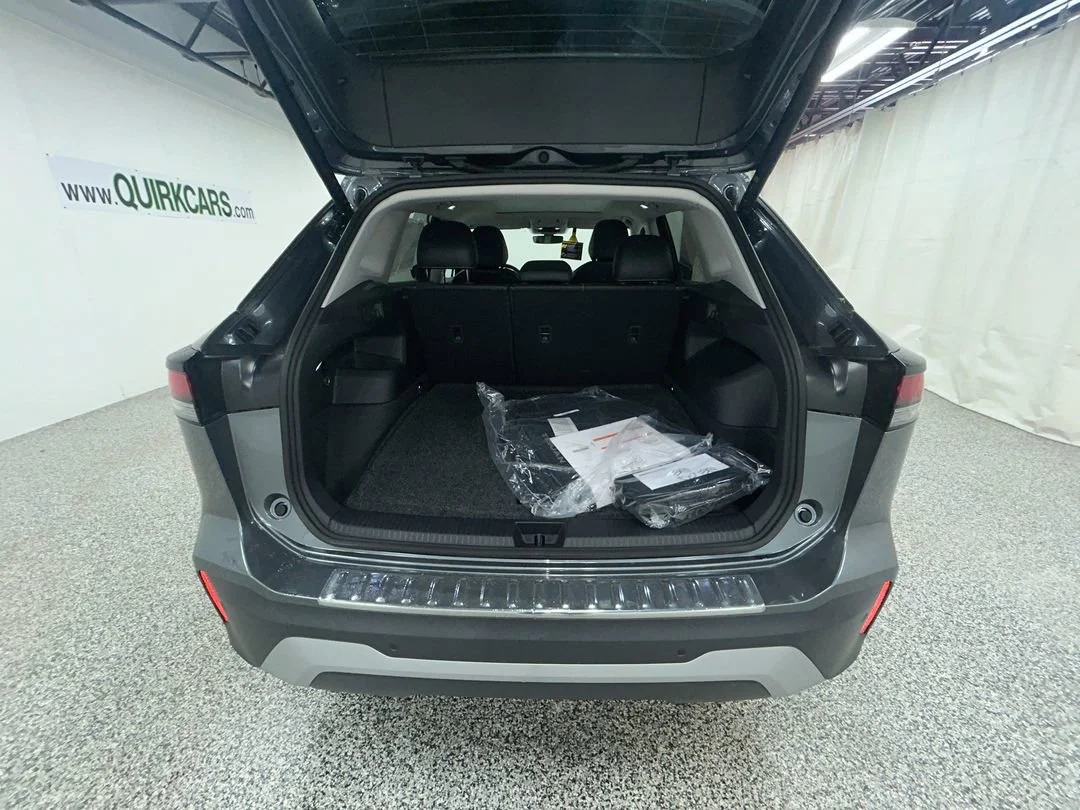 New 2026 Platinum Gray Metallic Volkswagen SE image 16