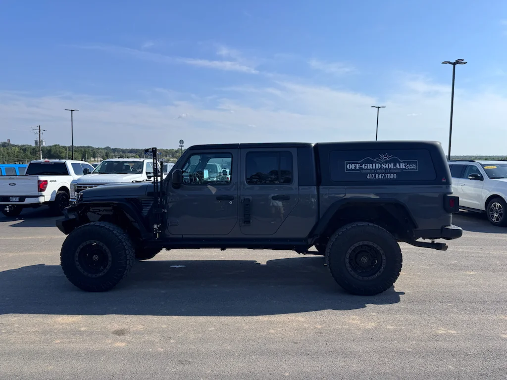 Used 2020 Sting-Gray Clearcoat Jeep Sport image 8