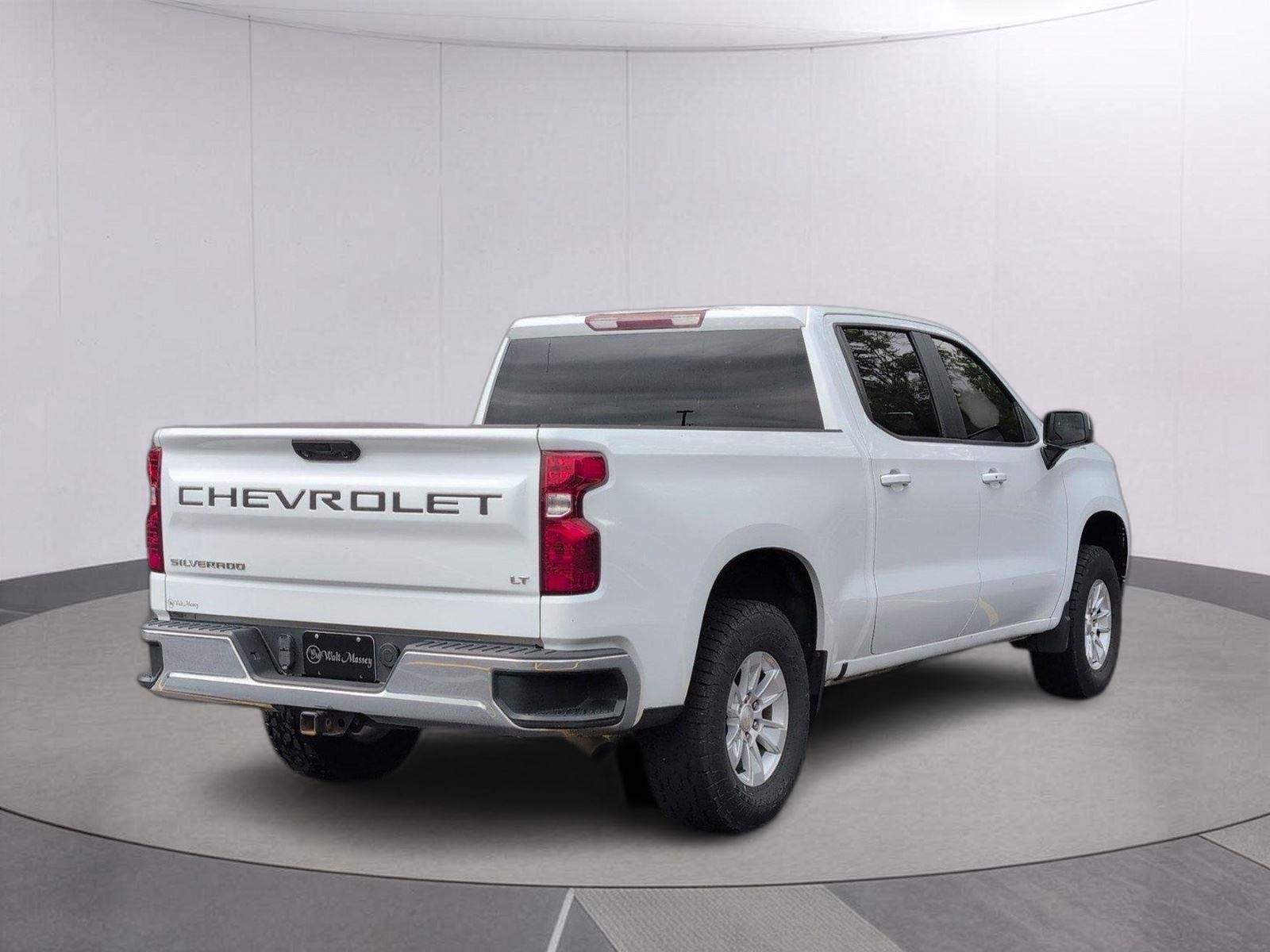 Used 2022 Summit White Chevrolet LT image 6