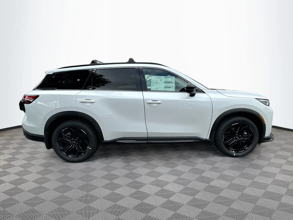 Certified Used 2026 White INFINITI SPORT image 5