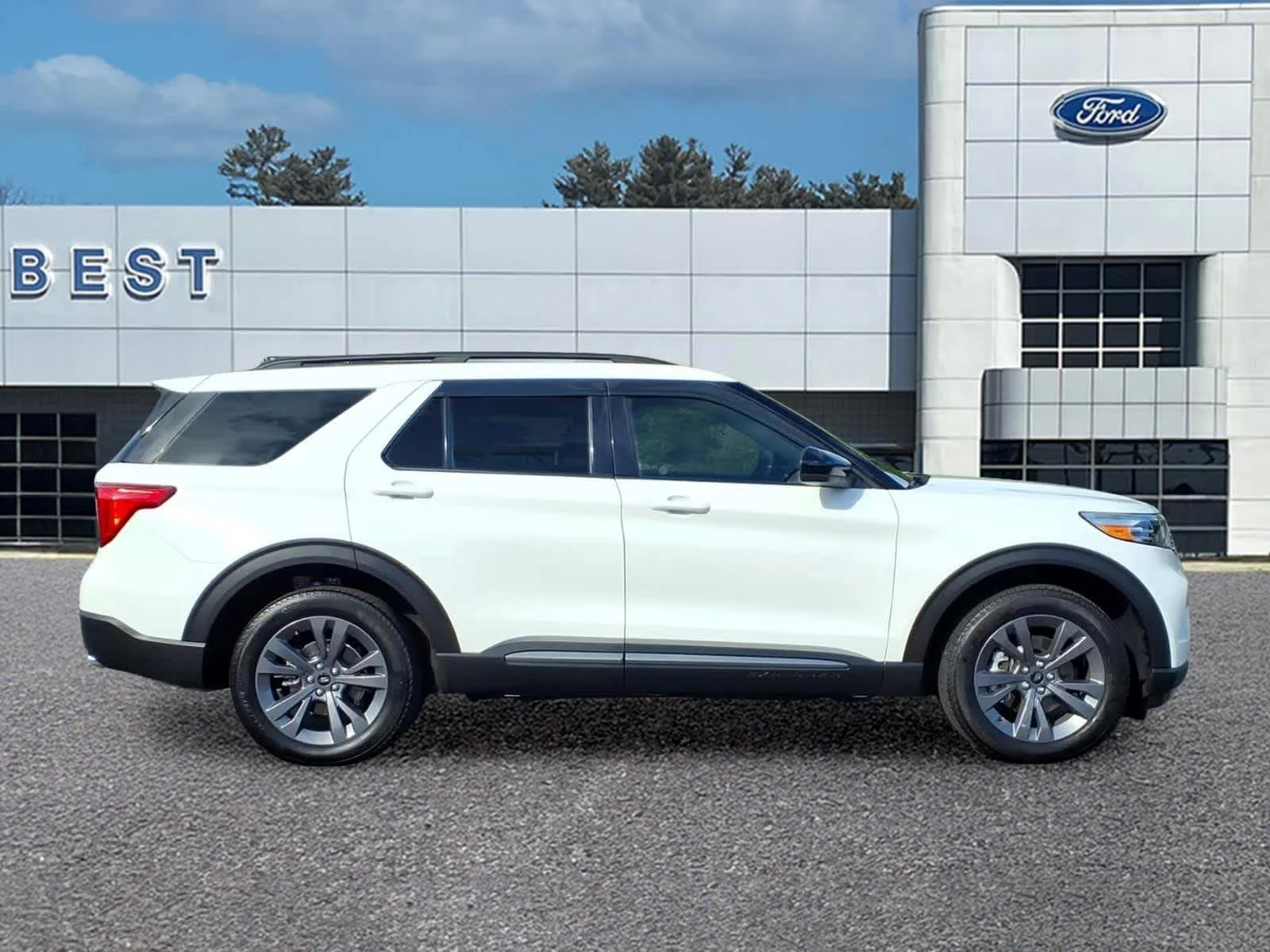 Used 2024 Star White Ford XLT image 9