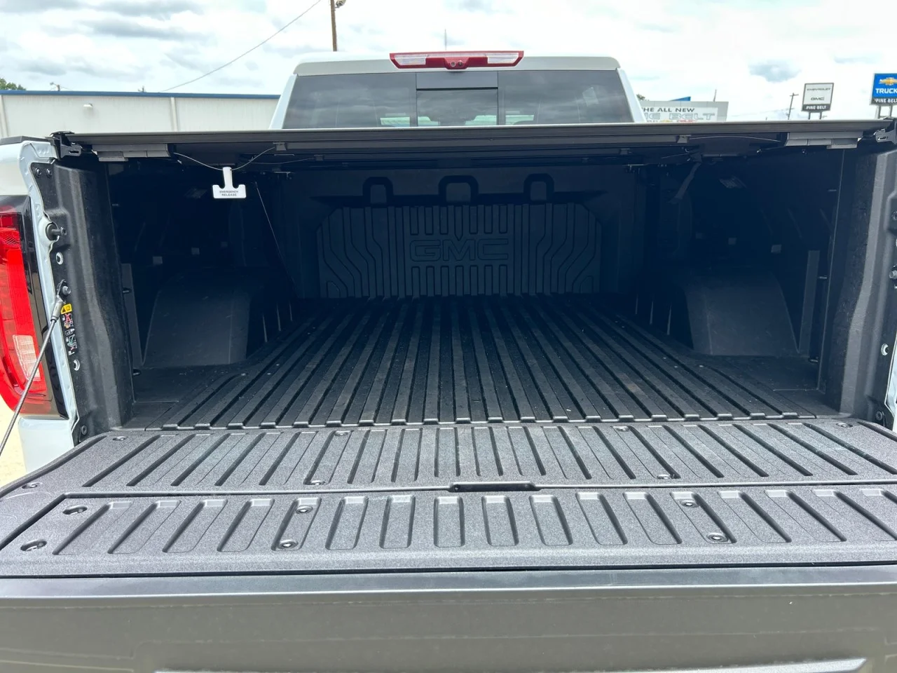 New 2026 Glacier White Tricoat GMC Denali Ultimate image 7