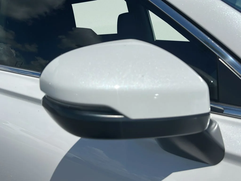 Certified Used 2024 Platinum White Pearl Honda EX-L image 29