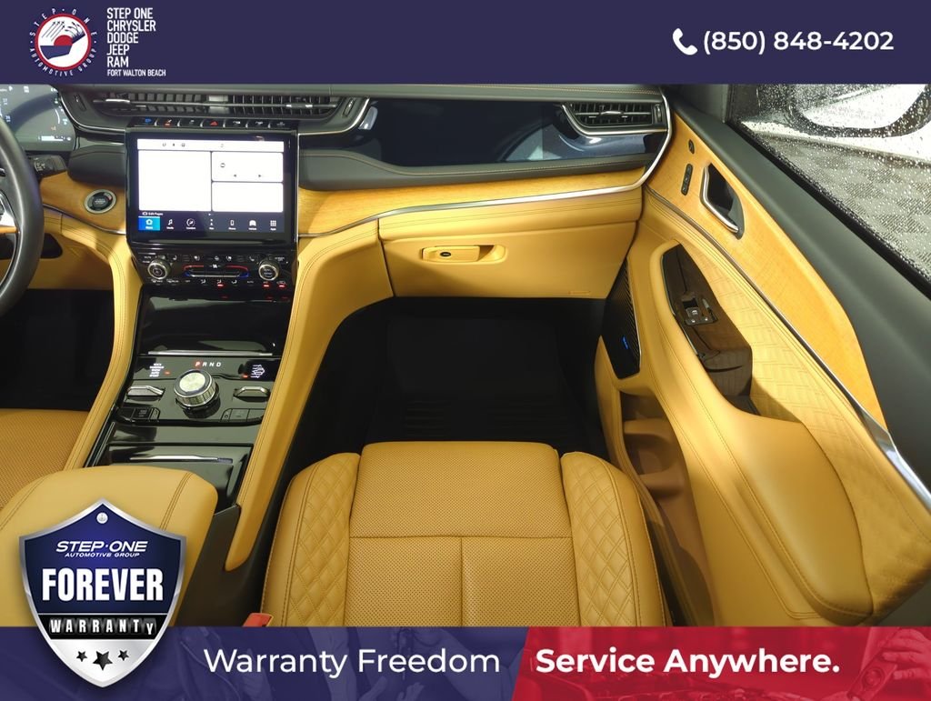 Used 2023 White Jeep Summit Reserve 4xe image 15