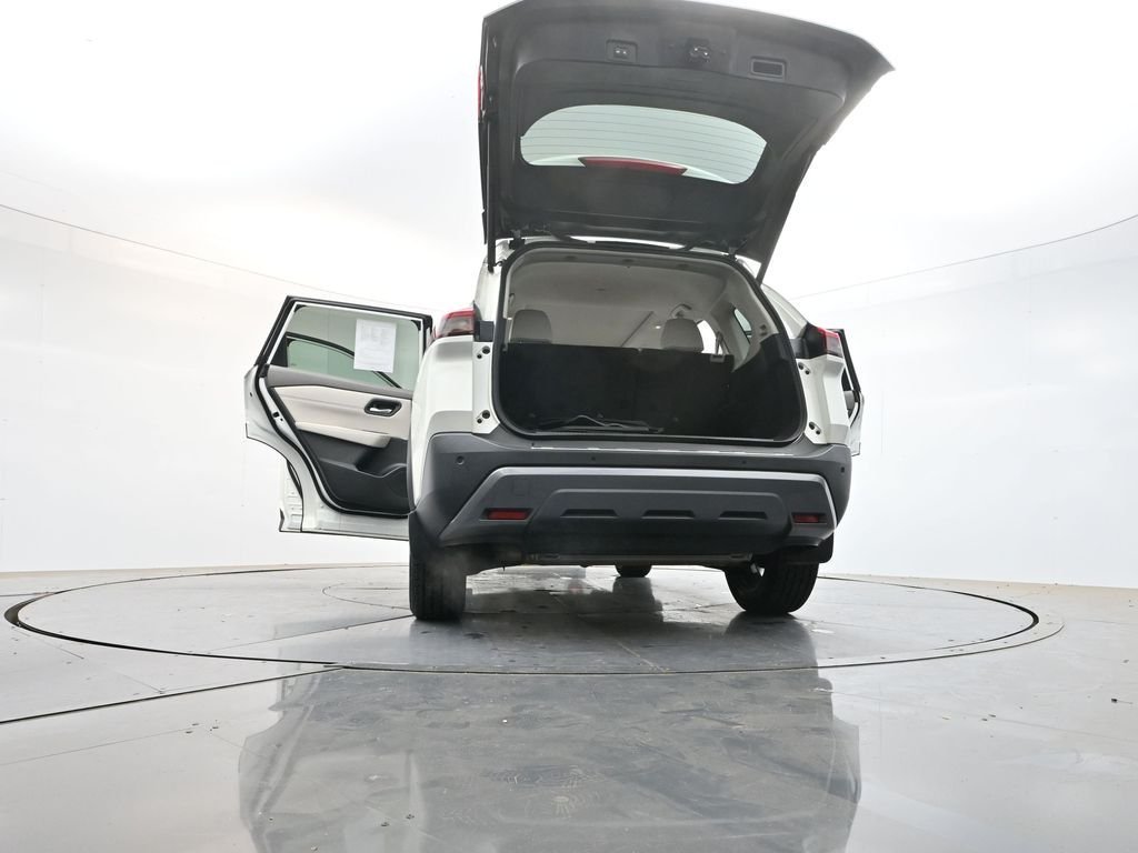 Used 2023 Pearl White Nissan SL image 46
