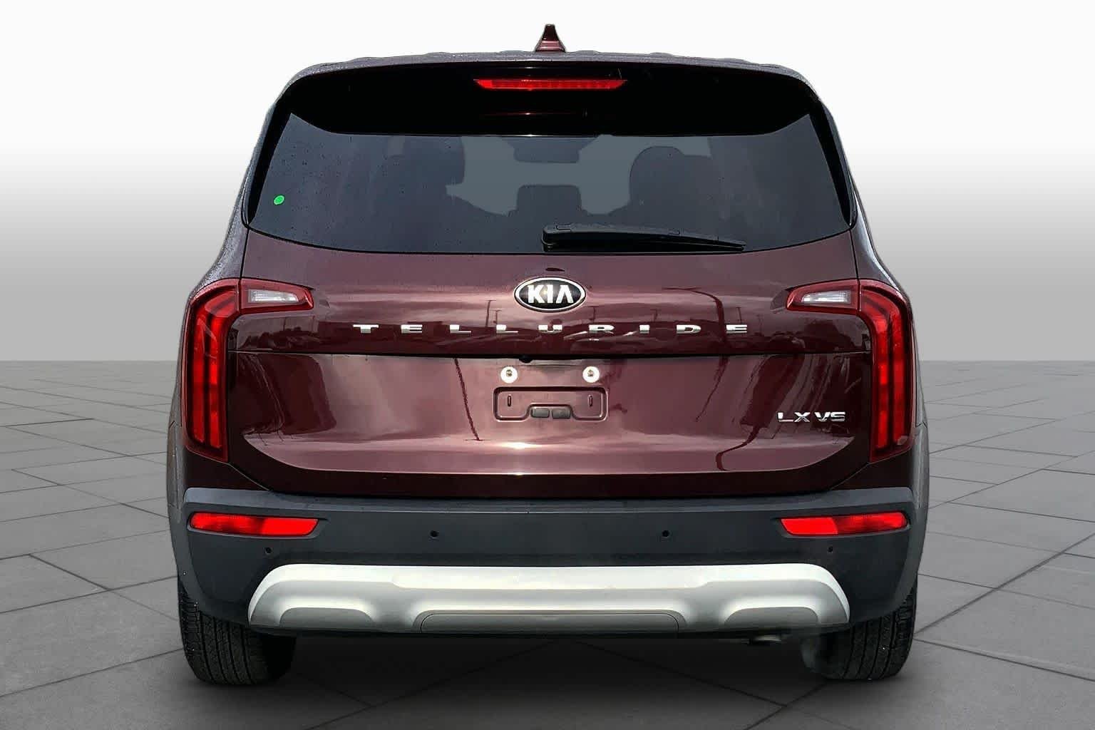 Used 2020 Sangria Kia LX image 5