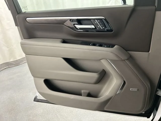 New 2026 Summit White Chevrolet LT image 21