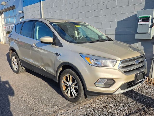 Used 2017 Gold Ford SE image 3
