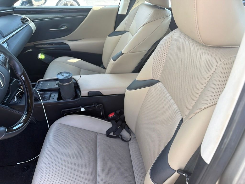 Used 2019 Silver Lexus 350 image 7