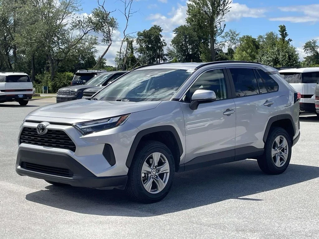 Used 2025 Silver Sky Metallic Toyota XLE image 23