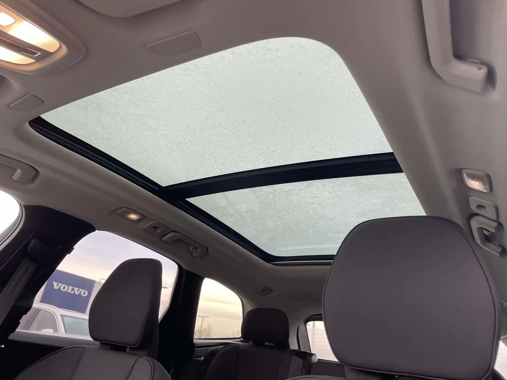 New 2026 Crystal White Volvo Plus image 9