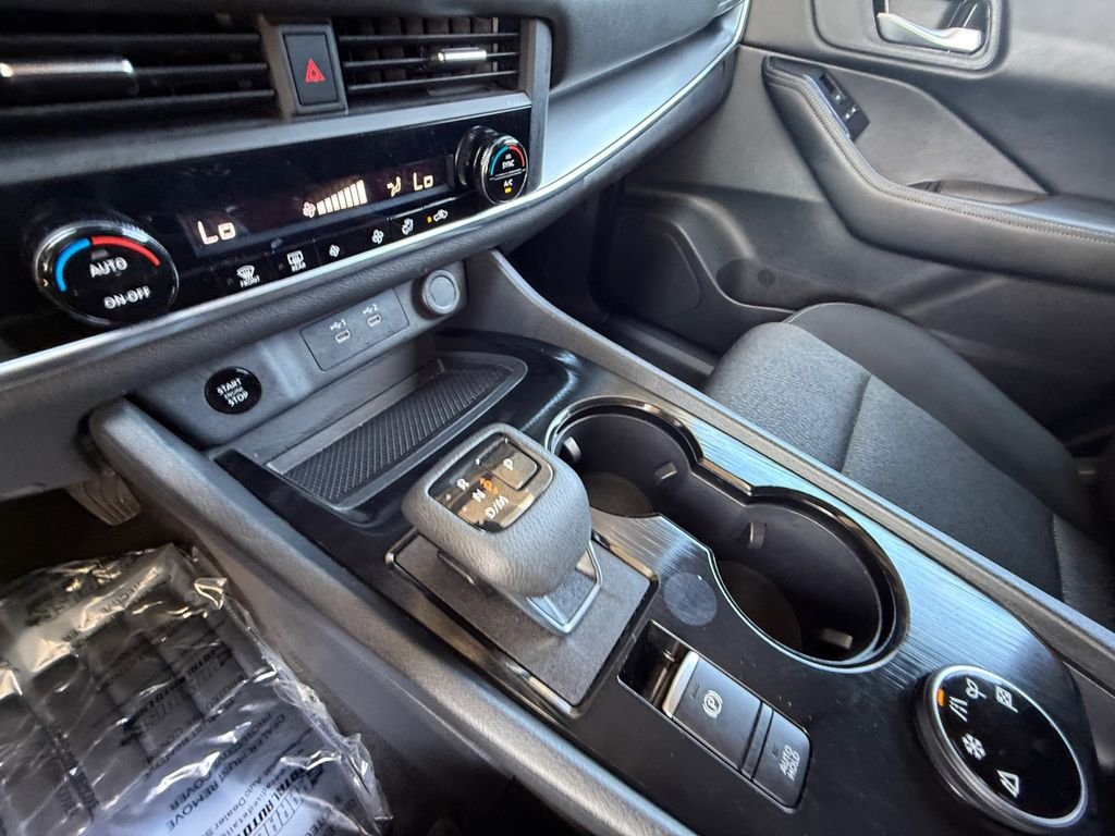Used 2025 Gray Nissan SV image 22