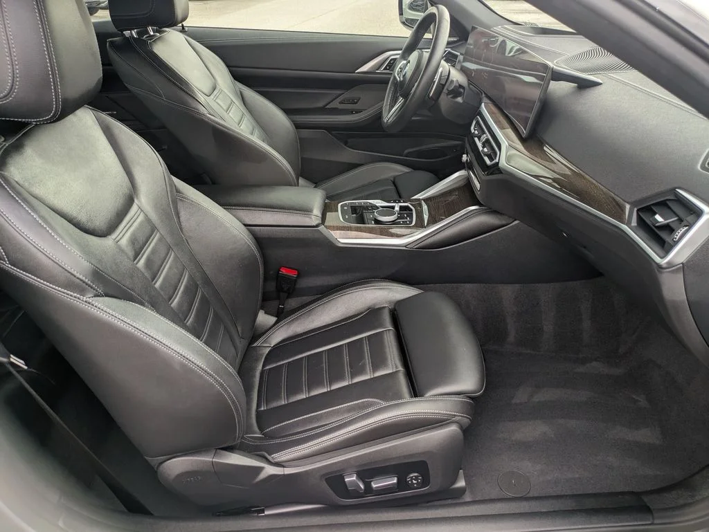 Used 2024 White BMW M440i image 21