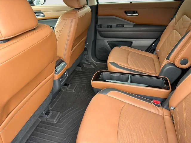 Used 2023 Gray Nissan Platinum image 14