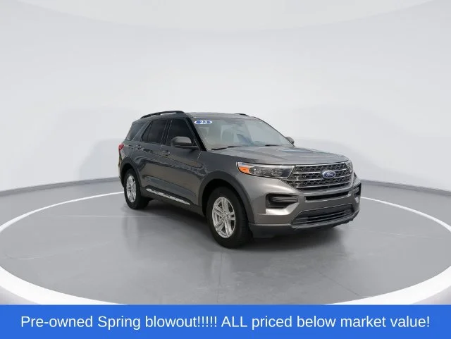 Used 2023 Gray Ford XLT image 2