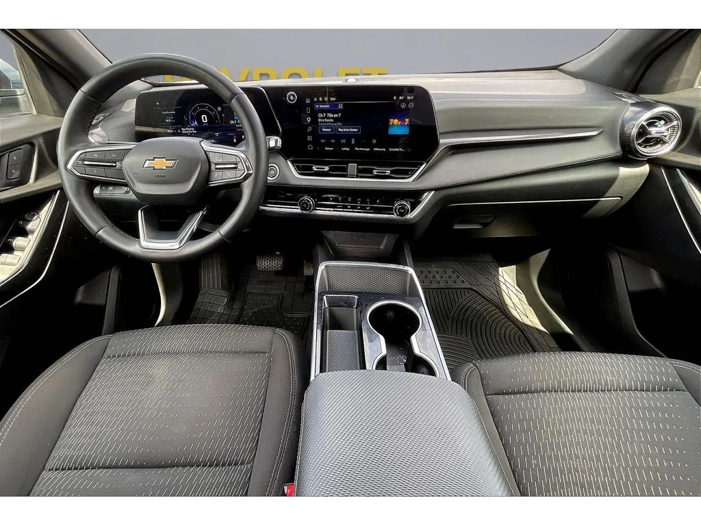 Used 2025 Lakeshore Blue Metallic Chevrolet LT image 12
