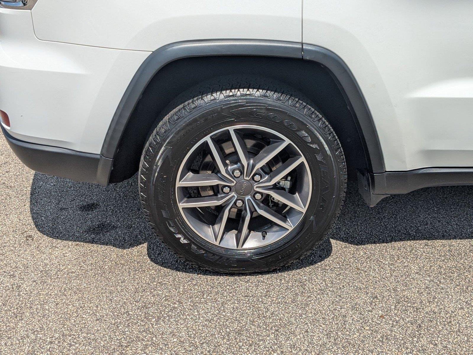 Used 2021 Bright White Clearcoat Jeep Limited image 11