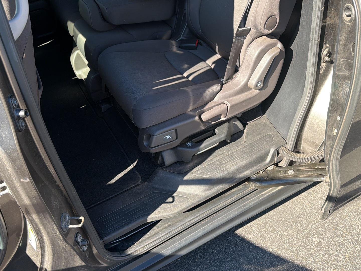 Used 2019 Pacific Pewter Metallic Honda EX image 17