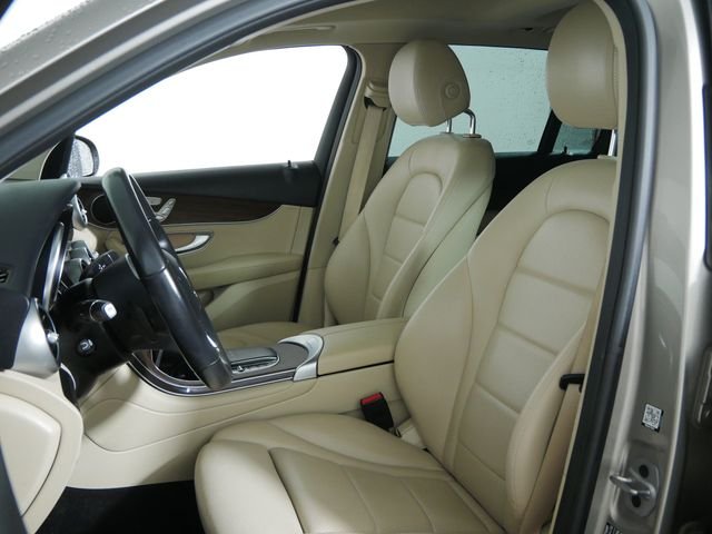Certified Used 2022  Mercedes-Benz GLC 300 image 23