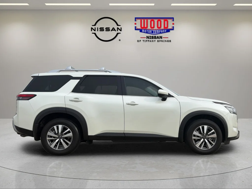 Used 2023 Pearl White Tricoat Nissan SL image 2