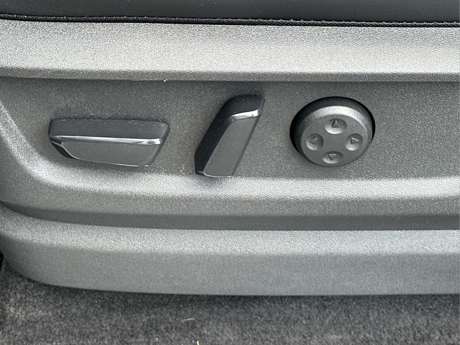 New 2026 BLACK OBSIDIAN INFINITI Luxe 4WD image 23