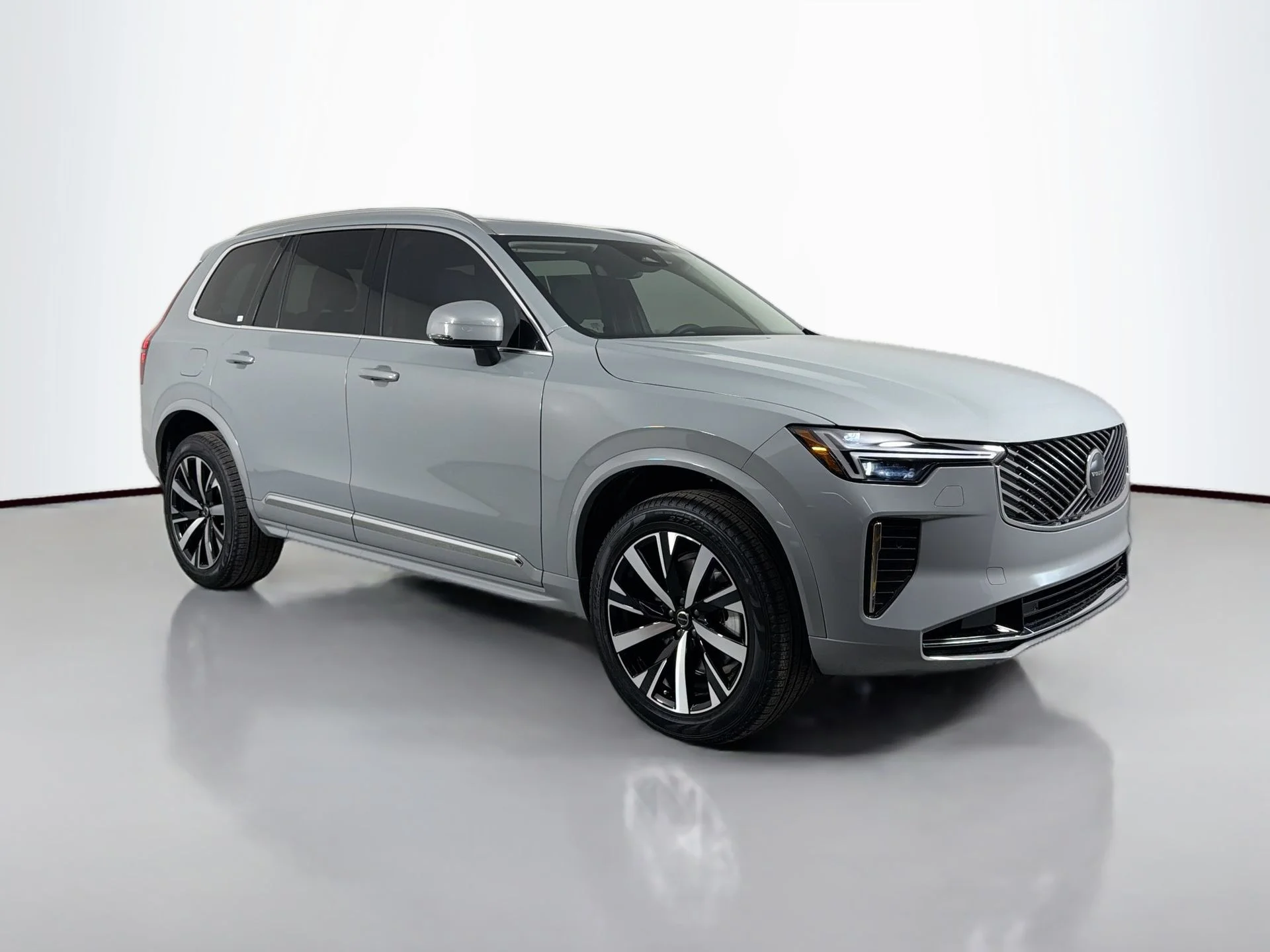 New 2026 Vapour Grey Volvo Core image 3