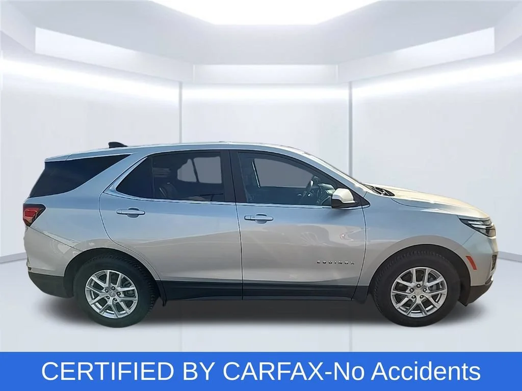 Used 2022 Chevrolet Equinox LT with VIN 3GNAXKEV9NL101152 for sale in Northfield, Minnesota
