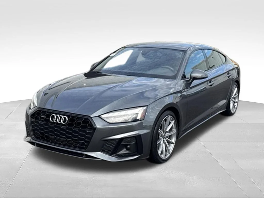 Used 2025 Daytona Gray Pearl Effect Audi 45 S line Premium image 3