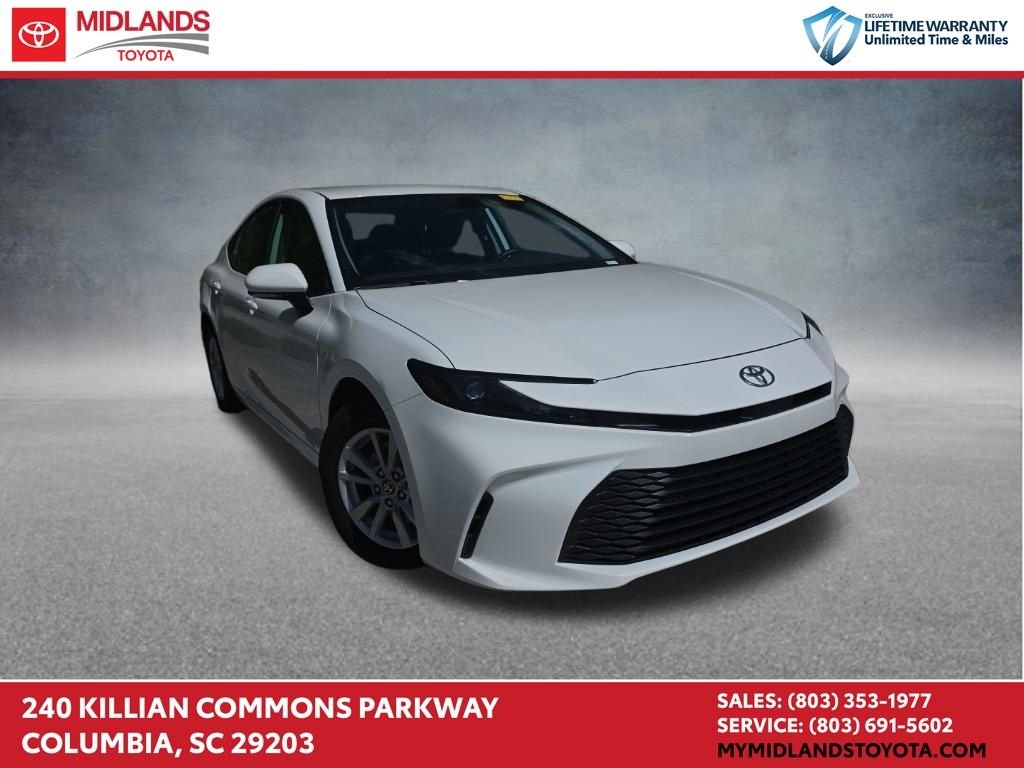 2026 Toyota Camry LE Hybrid's photo
