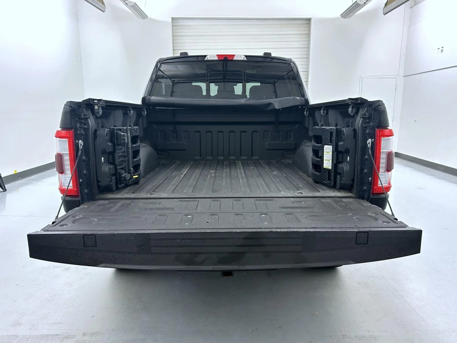 Used 2022 Black Ford Lariat image 22