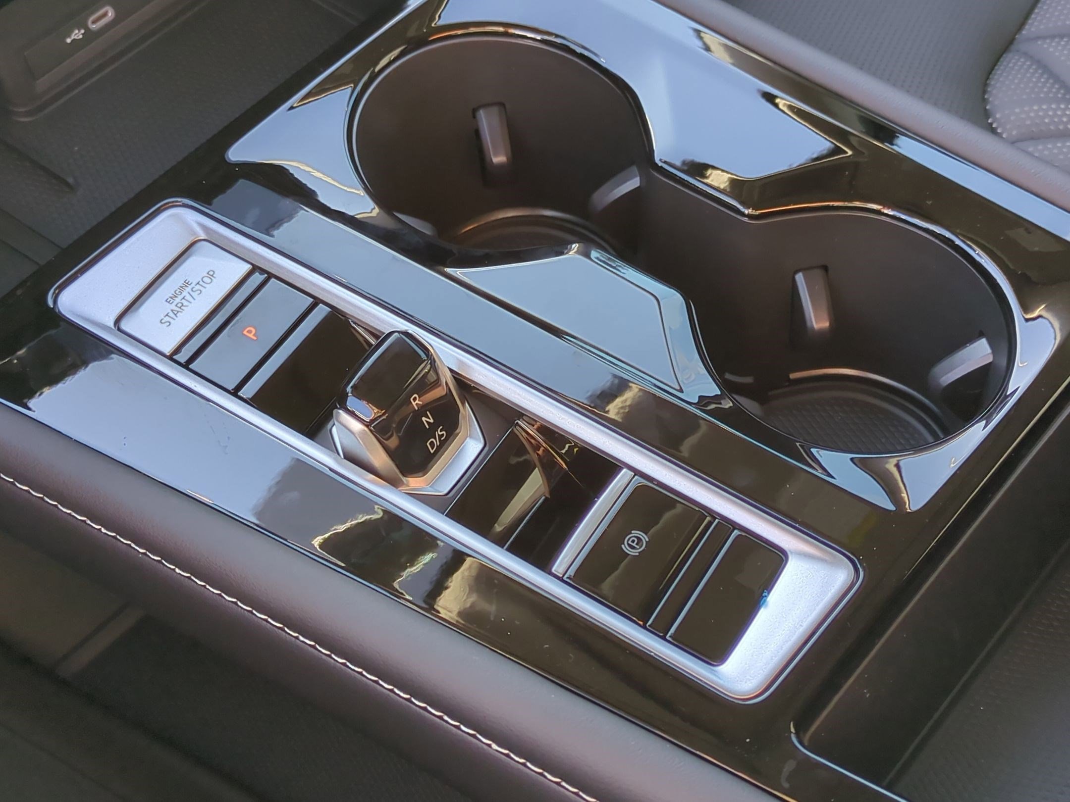 2026 Volkswagen Atlas SEL Premium R-Line - Photo 13