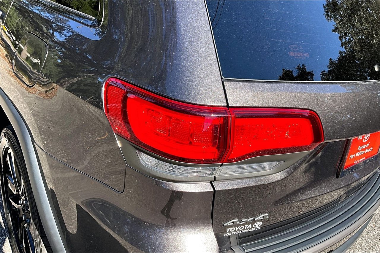 Used 2019 Gray Jeep Trailhawk image 20