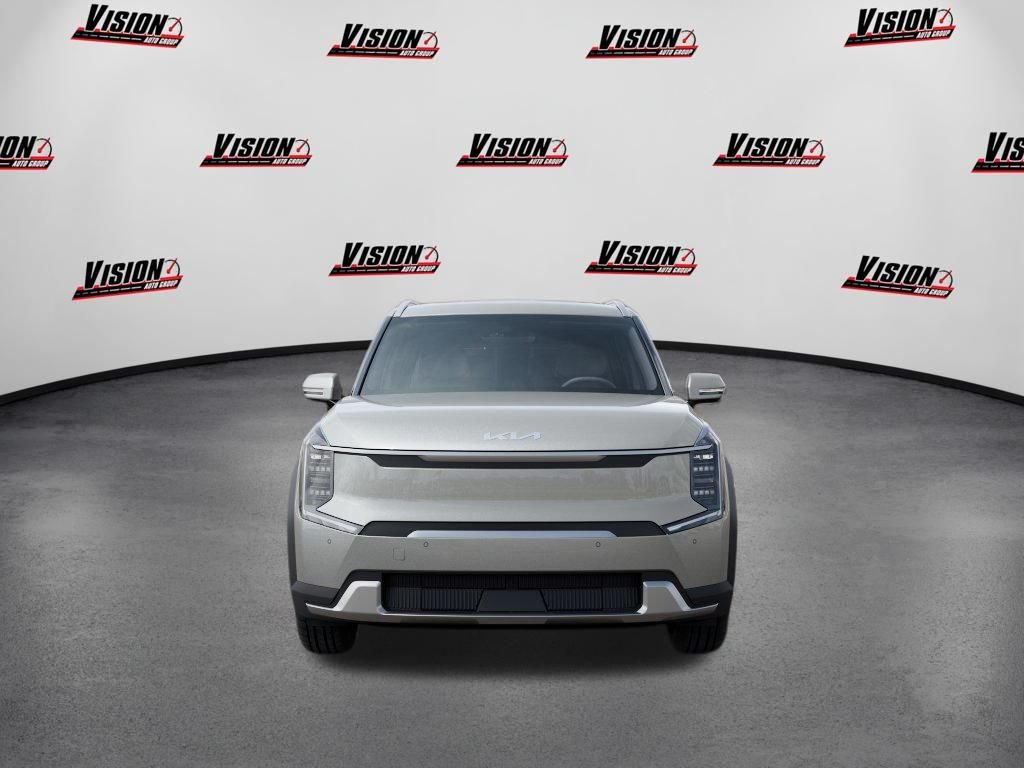 New 2026 Ivory Silver Kia Wind AWD image 2