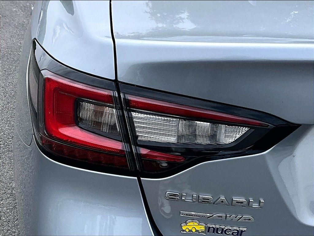 Used 2025 Ice Silver Metallic Subaru Premium image 30