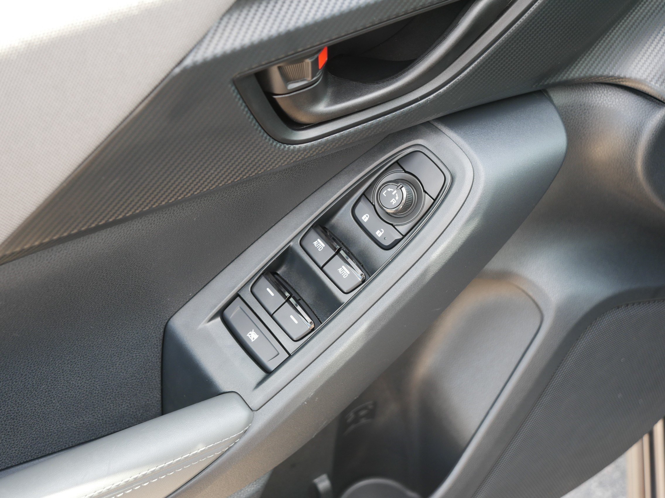 Used 2025 Magnetite Gray Metallic Subaru Premium image 19