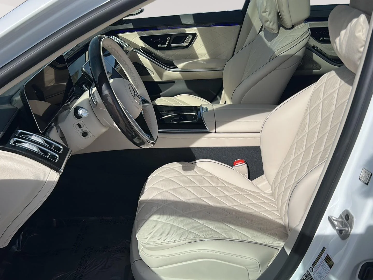 New 2026 MANUFAKTUR Moonlight White Metallic Mercedes-Benz S 580 image 13