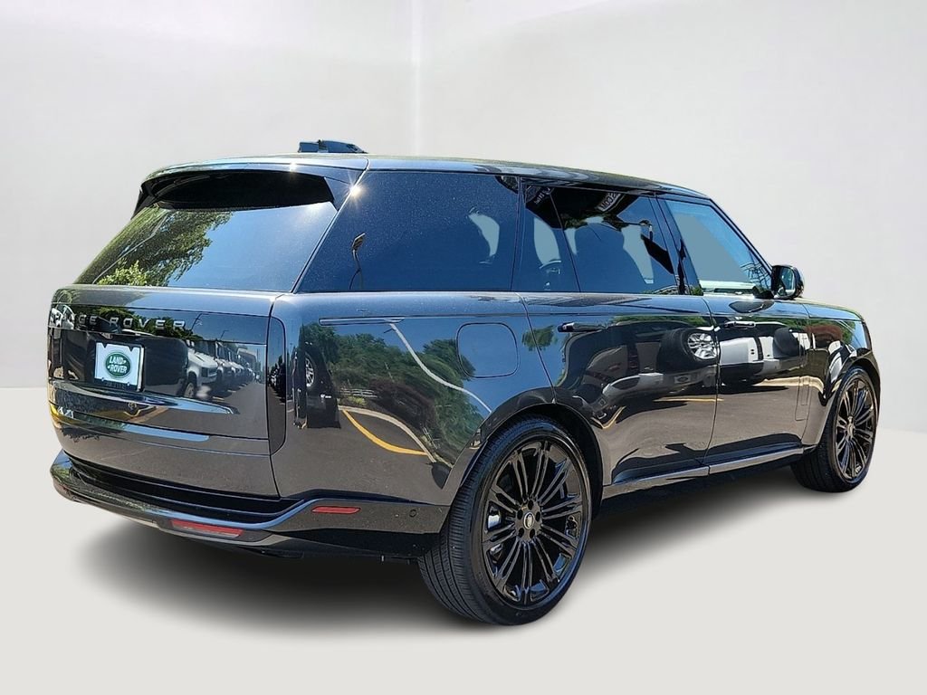 Certified Used 2025 Carpathian Grey Premium Metallic Land Rover SE image 4