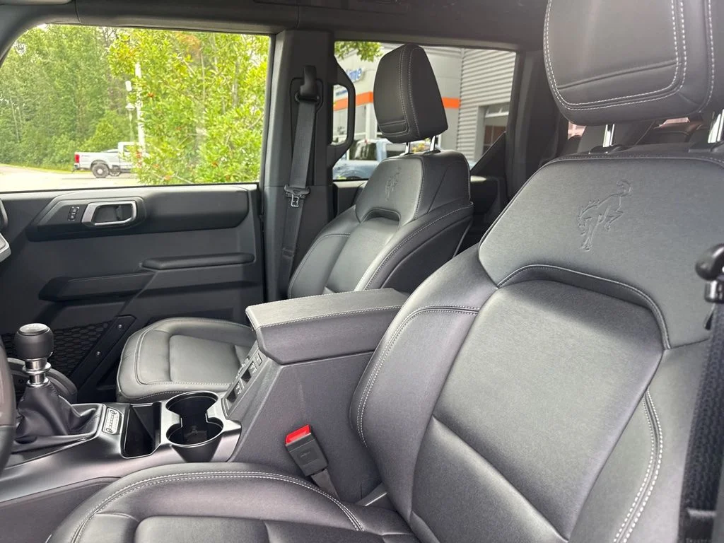 Used 2025 Shadow Black Ford Badlands image 7