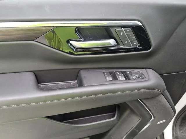 Used 2025 Beige Chevrolet Premier image 14