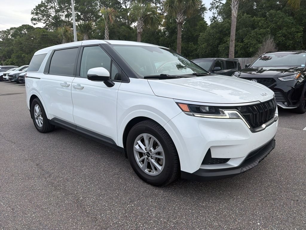 2024 Kia Sedona LX Seat Pkg's photo