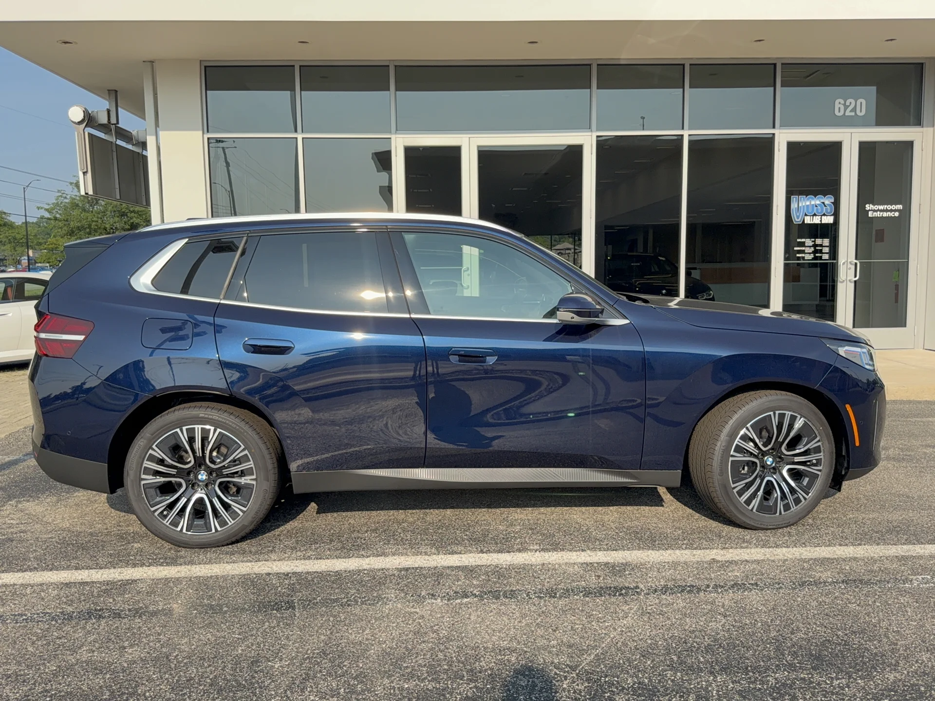 New 2026 Tanzanite Blue II Metallic BMW 30 xDrive image 2