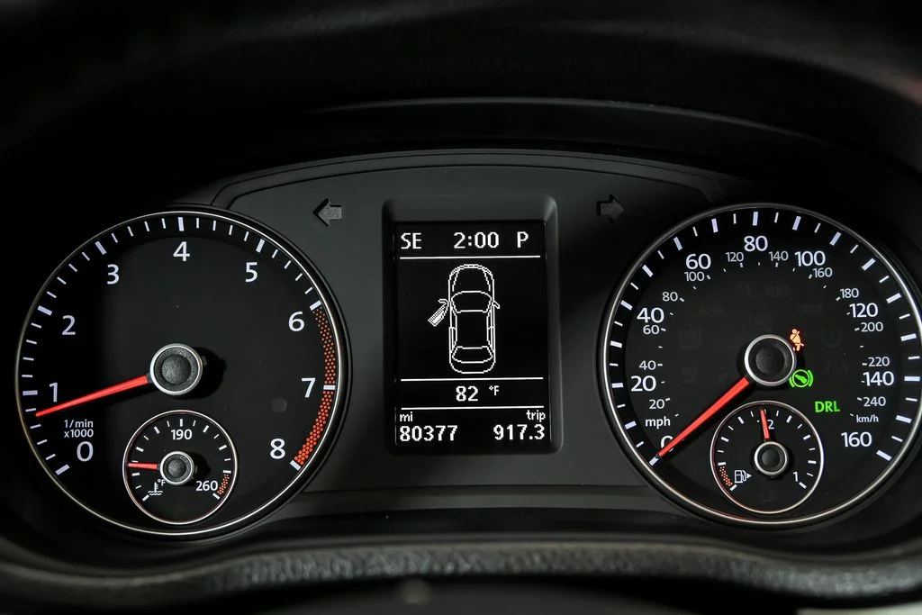 Used 2014 White Volkswagen 2.5 SE image 18